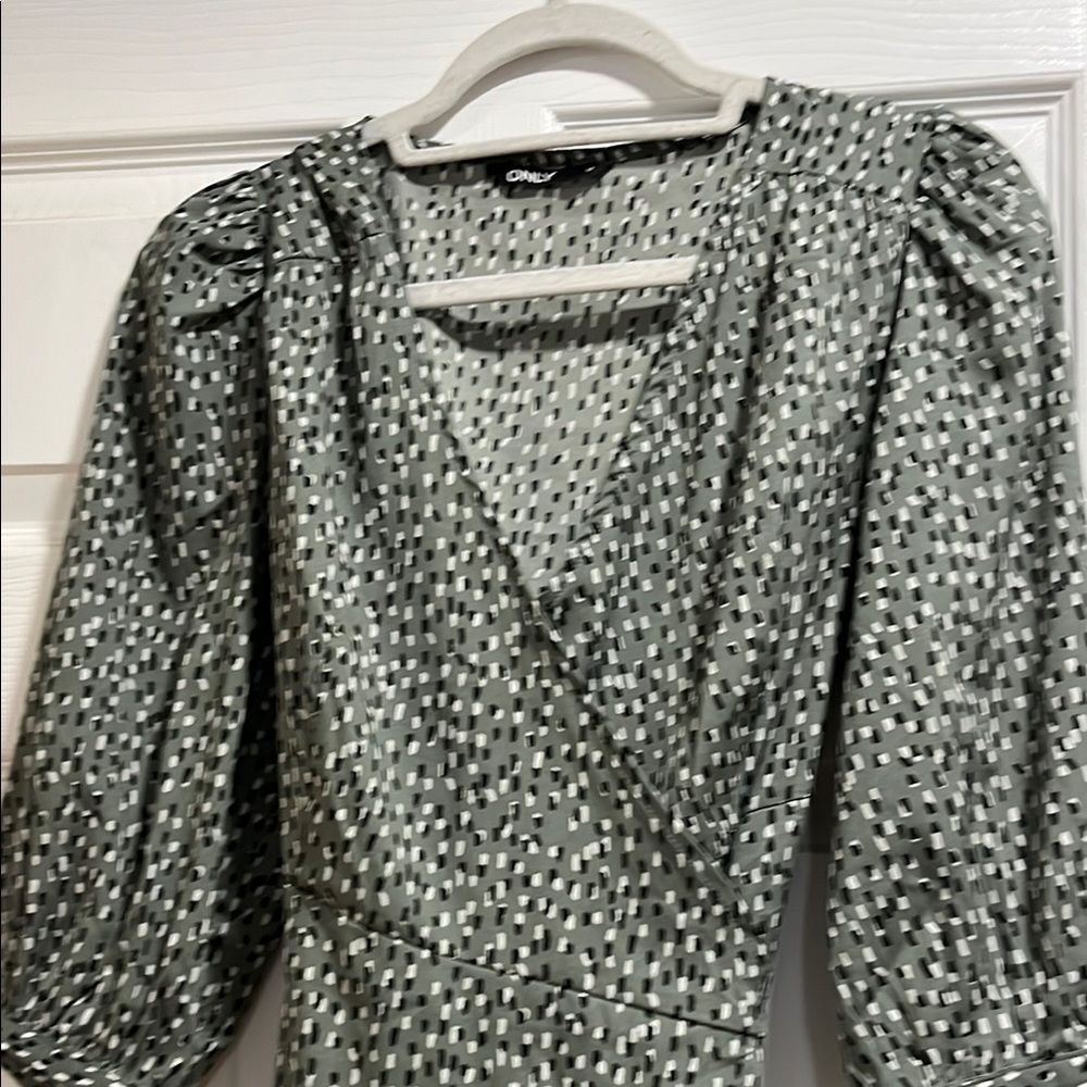 ONLY Olive Patterned V-Neck Dress